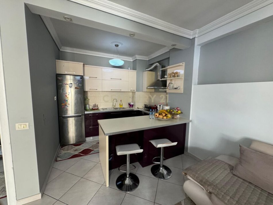 Tirane, shes apartament 1+1+Ballkon , 73 m² 135.000 € (Kodra e Diellit)