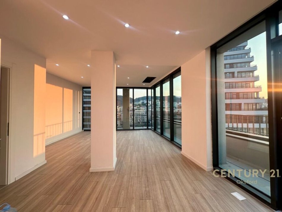 Tirane, shes apartament 2+1+2 , 133 m² 400.000 € (Liqeni i Tiranës)