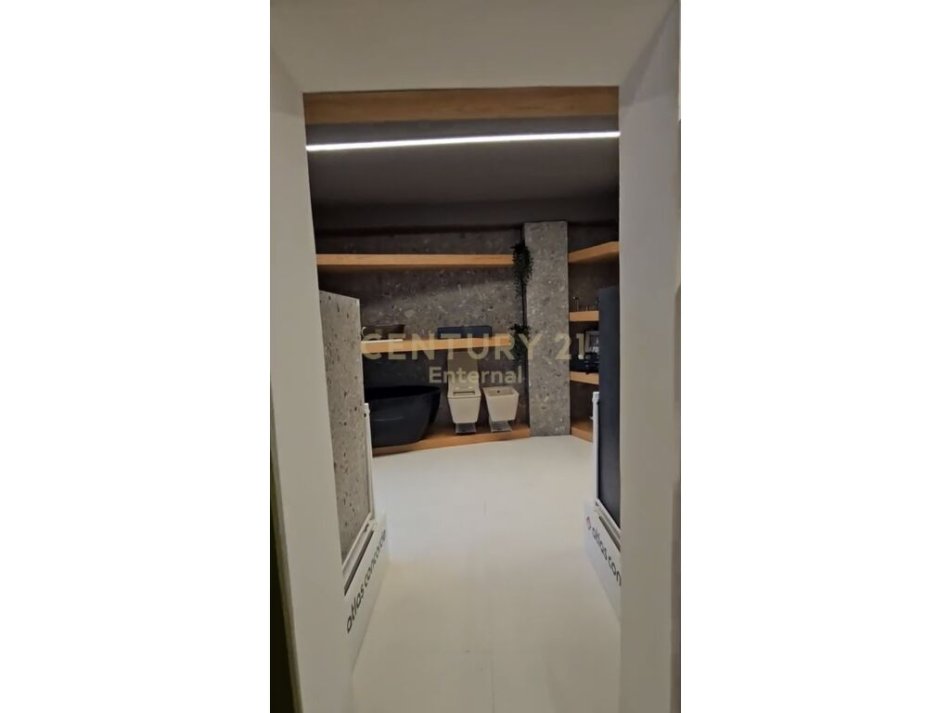 Tirane, shes ambjent biznesi , 132 m² 499.000 € (Ish Blloku)