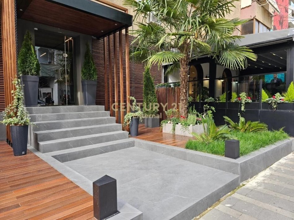 Tirane, shes ambjent biznesi Kati 0, 132 m² 499.000 € (Bllok)