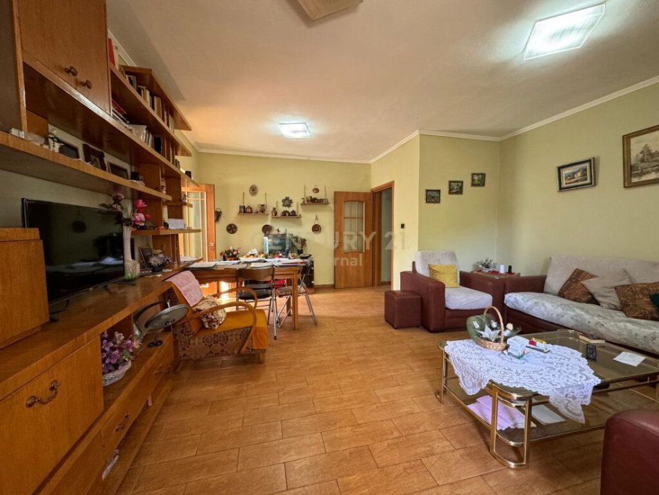 Tirane, shes apartament 2+1+Aneks+Ballkon Kati 3, 99 m² (Garda)