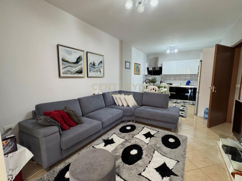 Tirane, shitet apartament 2+1 Kati 3, 94 m² 120.000 € 