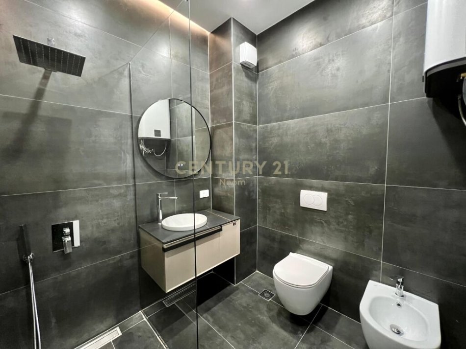 Tirane, shitet apartament 2+1+Ballkon Kati 4, 114 m² 340.000 € (Medar Shtylla, Komuna E Parisit)