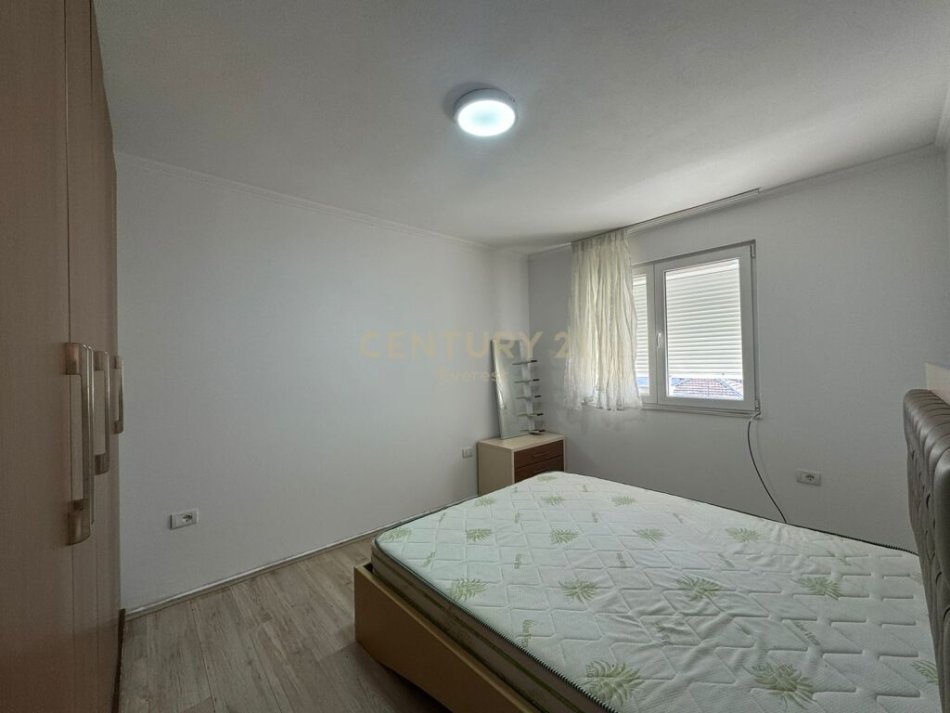 Tirane, shitet apartament 1+1 Kati 3, 43 m² 73.000 € (Ali Demi)