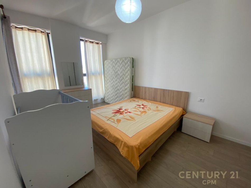 Tirane, jepet me qera apartament 1+1 Kati 7, 70 m² 700 € (komuna e parisit)