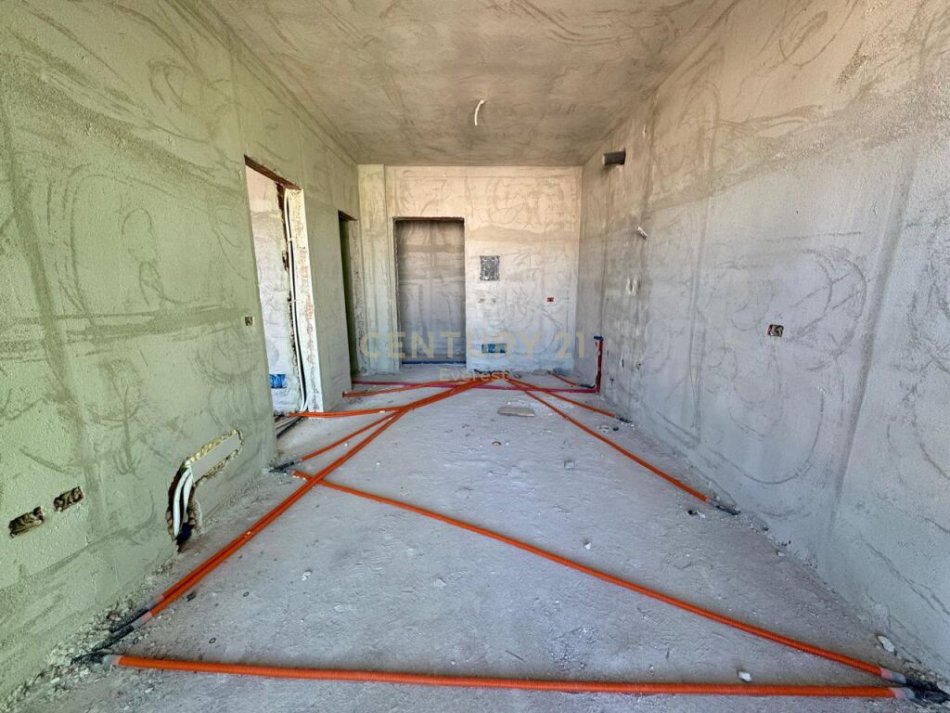 Tirane, shitet apartament 1+1 Kati 5, 57 m² 78.000 € (5 maji)