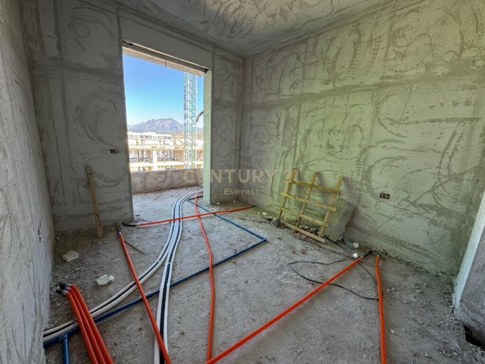 Tirane, shitet apartament 1+1 Kati 5, 57 m² 78.000 € (5 maji)