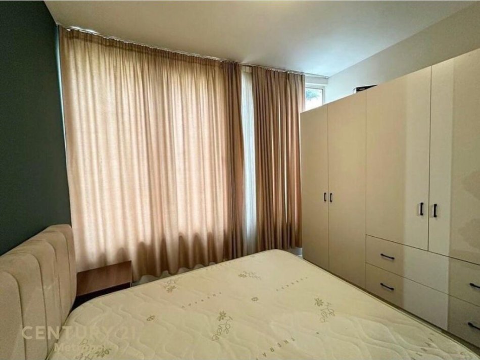 Tirane, jepet me qera apartament 1+1 Kati 3, 40 m² 500 € (liqeni i thate)