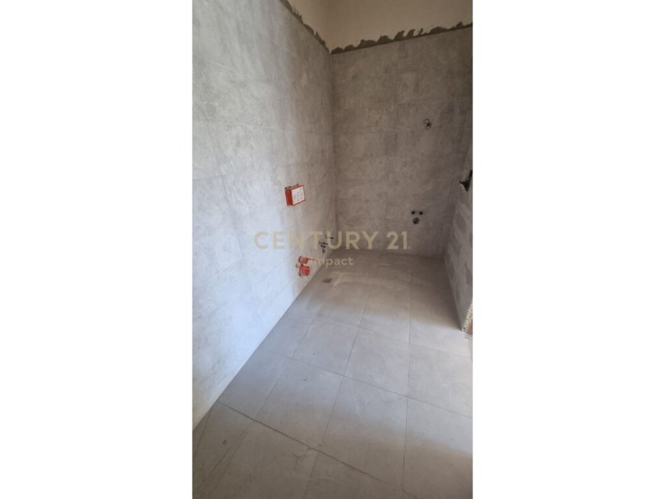 Tirane, shitet 2+1 Kati 4, 102 m² 155.000 € 