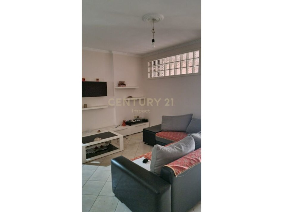 Tirane, shitet apartament 1+1 Kati 2, 76 m² 90.000 € (yzberisht)