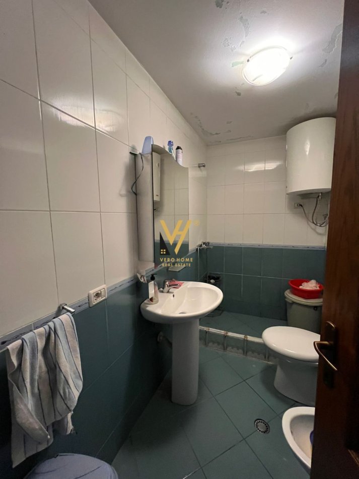 Tirane, shitet apartament 2+1+Ballkon Kati 3, 115 m² 195.000 € (LIQENI I THATE)