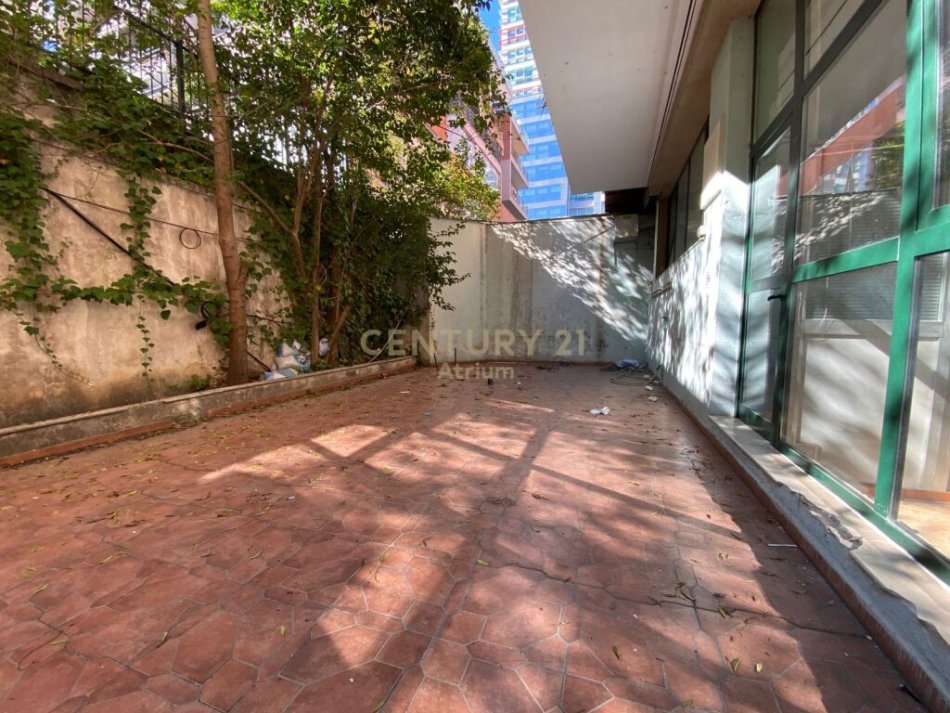 Tirane, jap me qera ambjent biznesi Kati 0, 243 m² 5.500 € (Radio Televizioni Shqiptar)