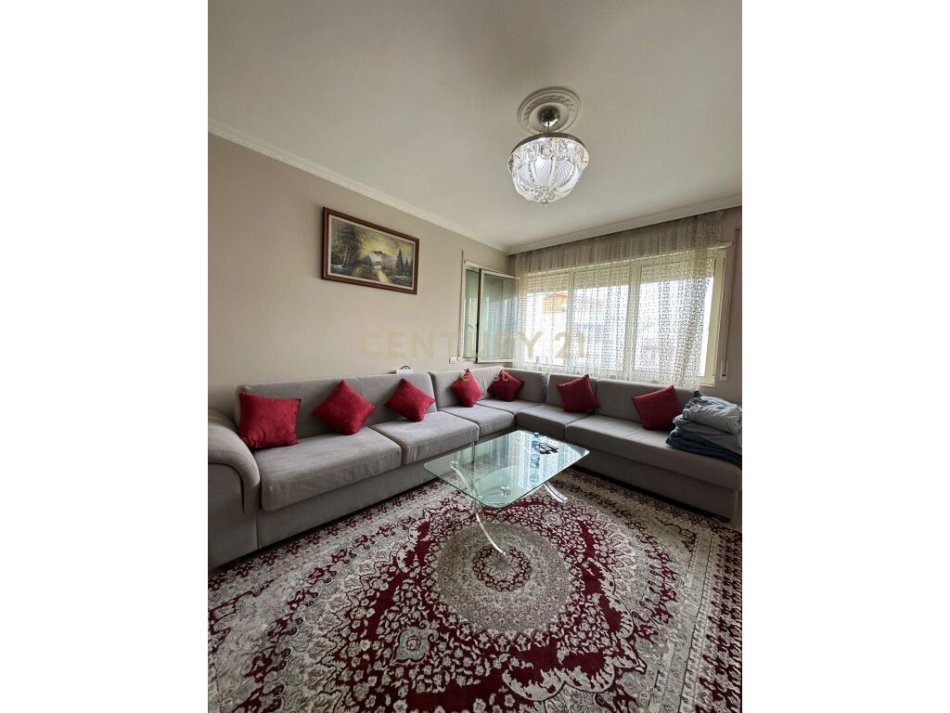 Tirane, shitet apartament 1+1 Kati 3, 47 m² 79.000 € (liqeni i thate)