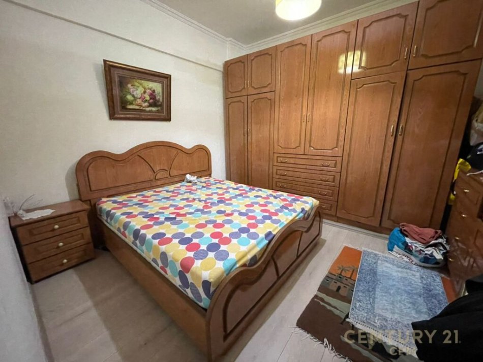 Tirane, shitet apartament 2+1 Kati 2, 136 m² 245.000 € (liqeni i thate)