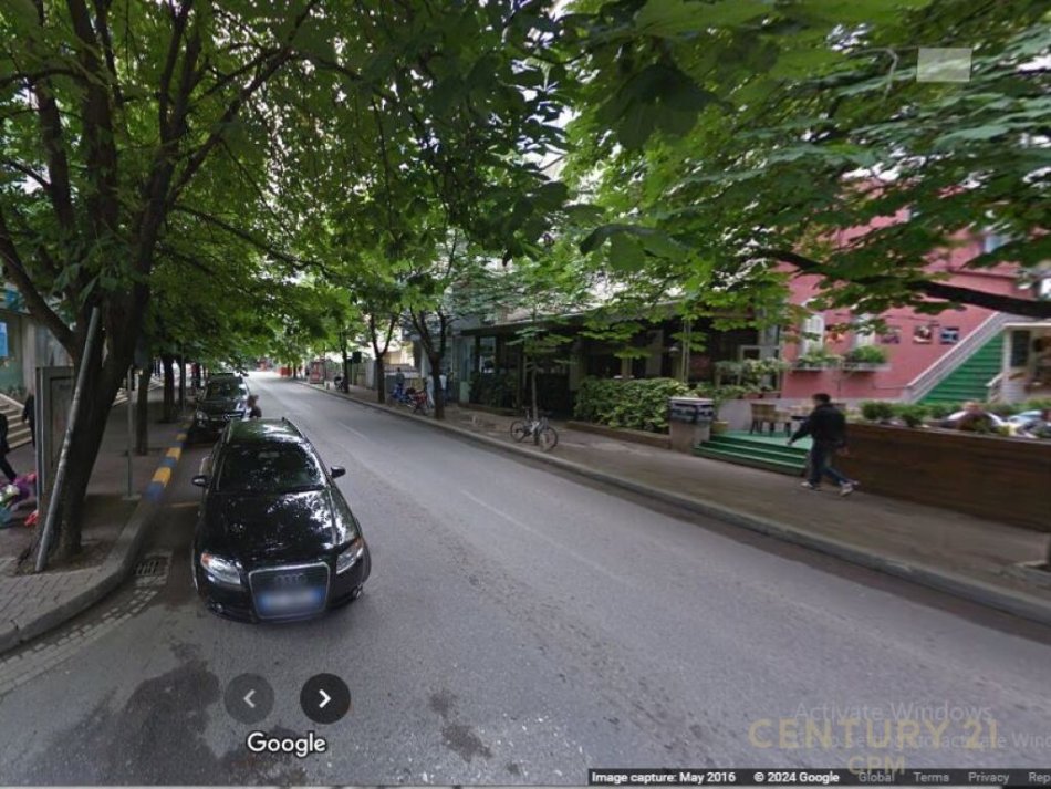 Tirane, jap me qera ambjent biznesi Kati 0, 80 m² 3.500 € (Ish Blloku)