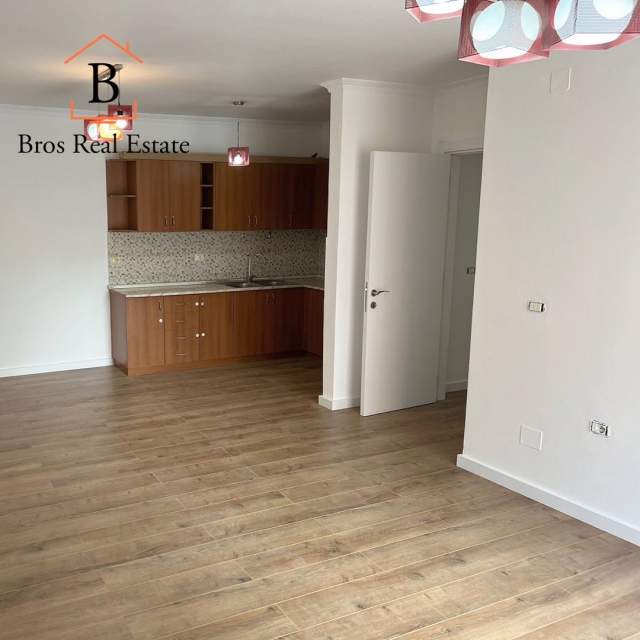 Tirane, jepet me qera apartament 2+1+BLK Kati 4, 110 m² 400 Euro (Rruga Jordan Misja,Bulevardi Ri)