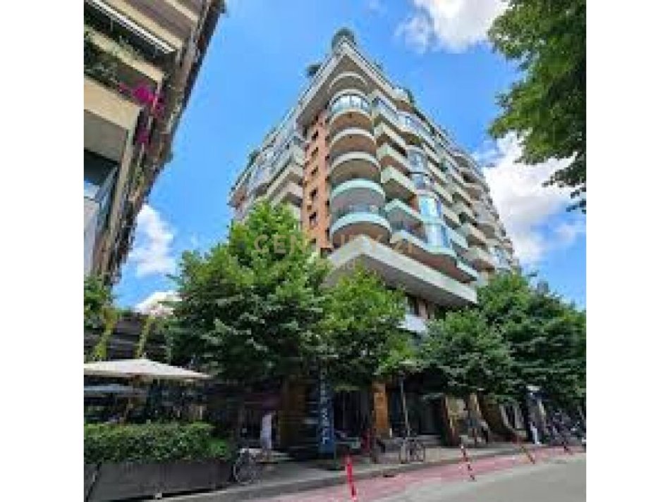 Tirane, jap me qera zyre , 210 m² 3.150 € (Ish Blloku)