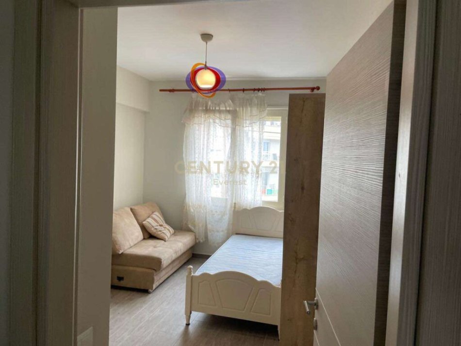 Tirane, shitet apartament 2+1+Aneks+Ballkon Kati 3, 112 m² 179.000 € (Liqeni i That)
