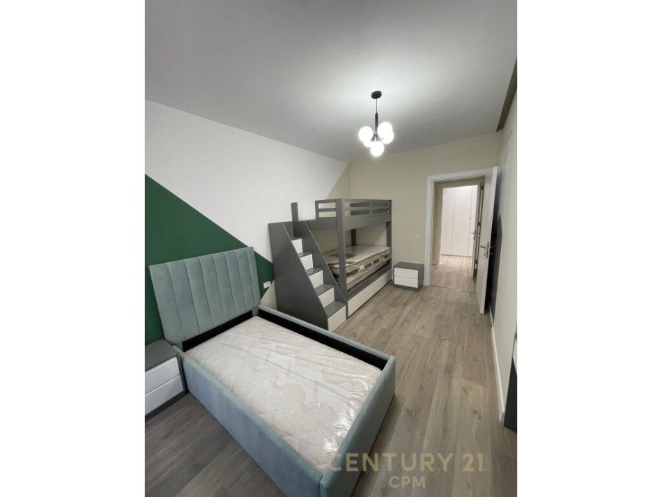 Tirane, jepet me qera apartament 2+1 Kati 1, 147 m² 1.400 € (QENDER)