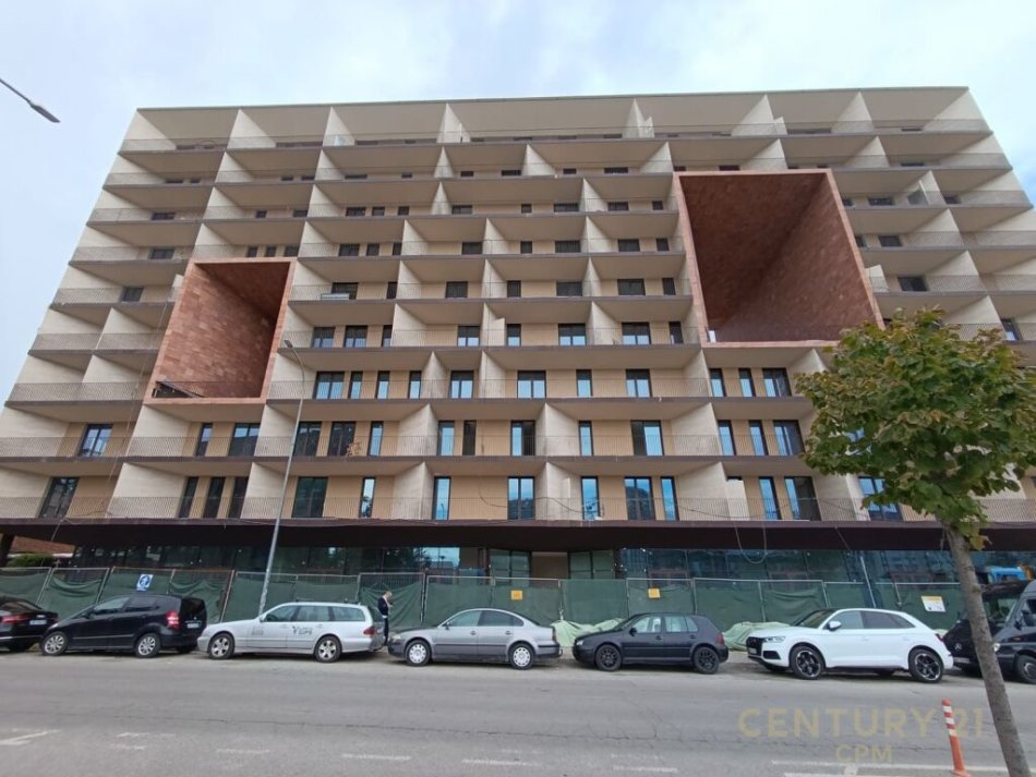Tirane, jap me qera ambjent biznesi , 148 m² 1.700 € (Rruga e Kosovarëve)