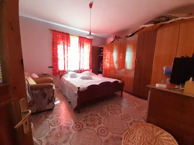 Tirane, shitet shtepi Kati 1, 127 m² 300.000 Euro