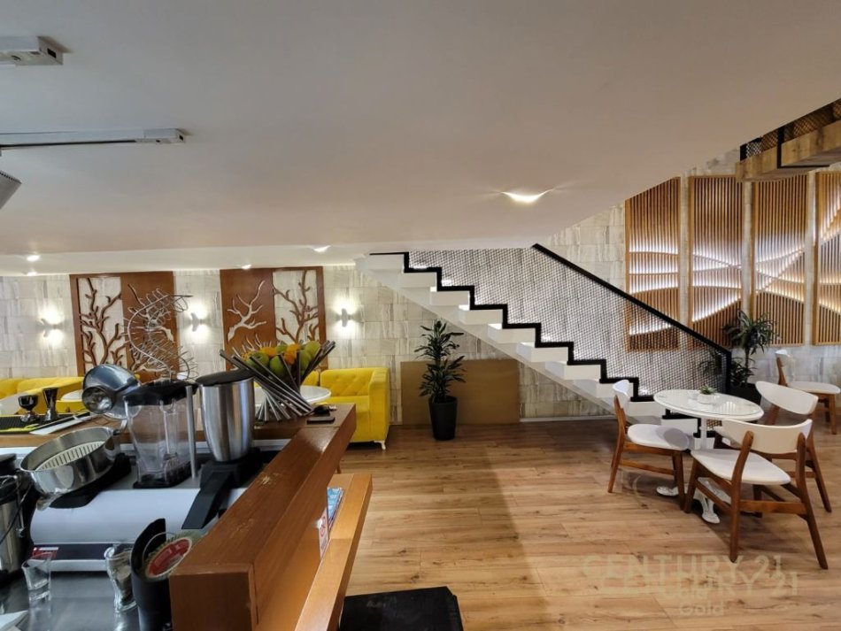 Tirane, jepet me qera lokal Kati 0, 160 m² 2.500 € (rruga e dibres)