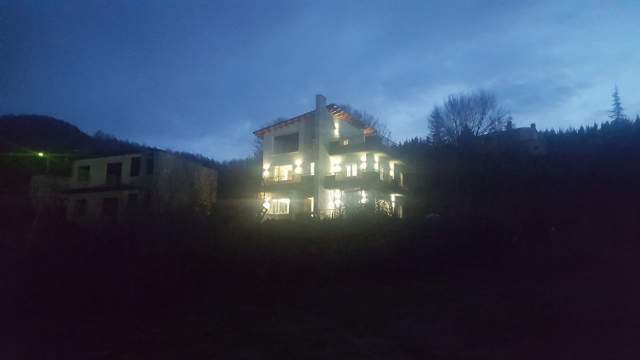 Tirane, shes Vile Kati 3, 1.200 m² 490.000 Euro (pez-helmas)