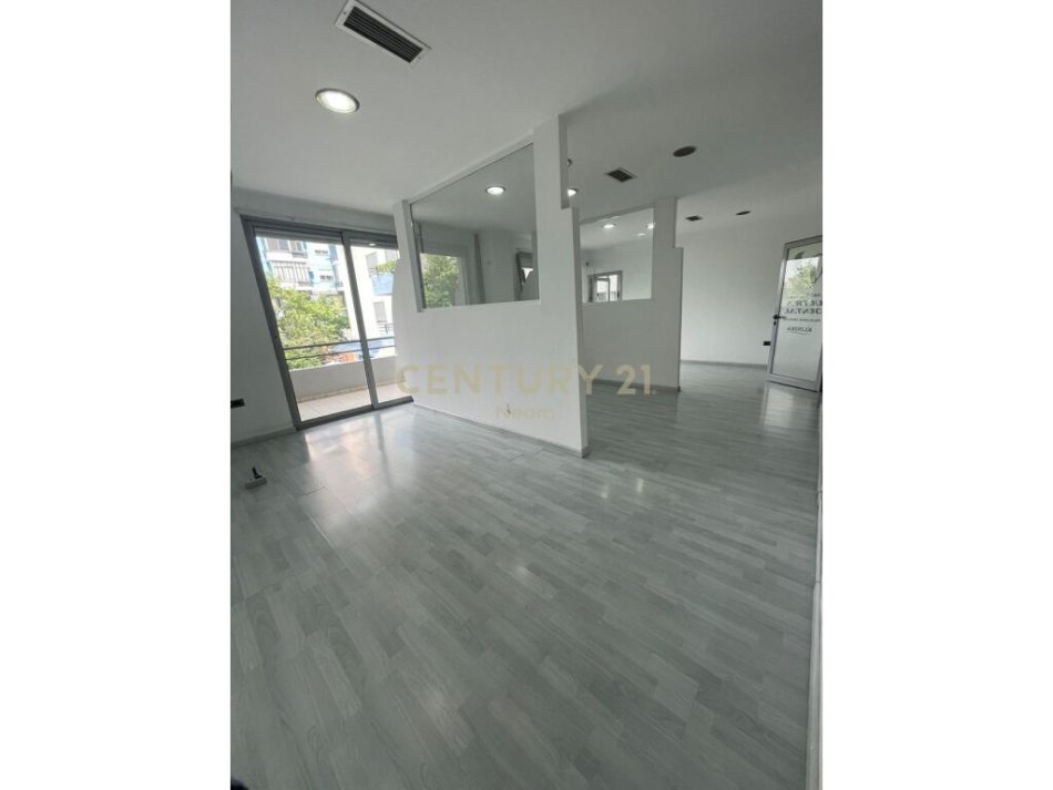 CASA ITALIA , AMBIENT PER QIRA.Neom101426