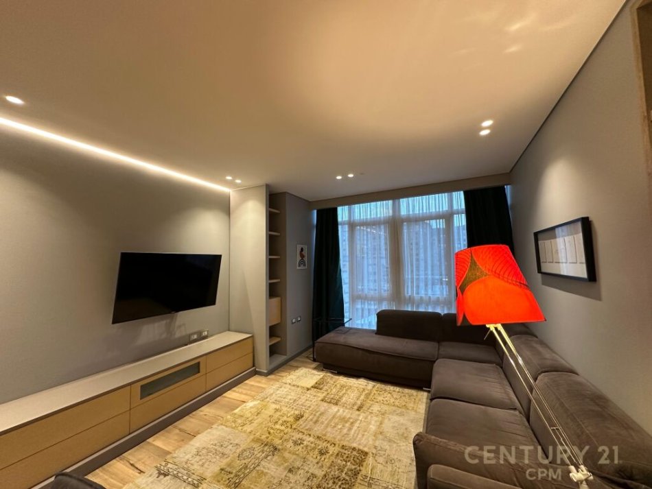 Tirane, jap me qera apartament 2+1+2+POST PARKIMI , 110 m² 1.100 € (Komuna e Parisit)
