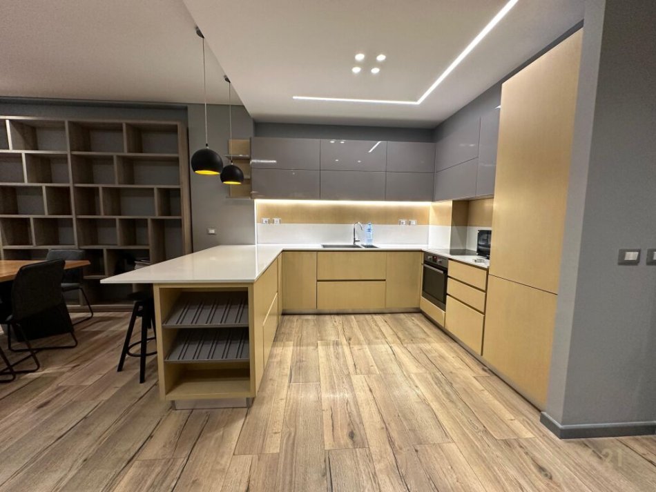 Tirane, jap me qera apartament 2+1+2+POST PARKIMI , 110 m² 1.100 € (Komuna e Parisit)