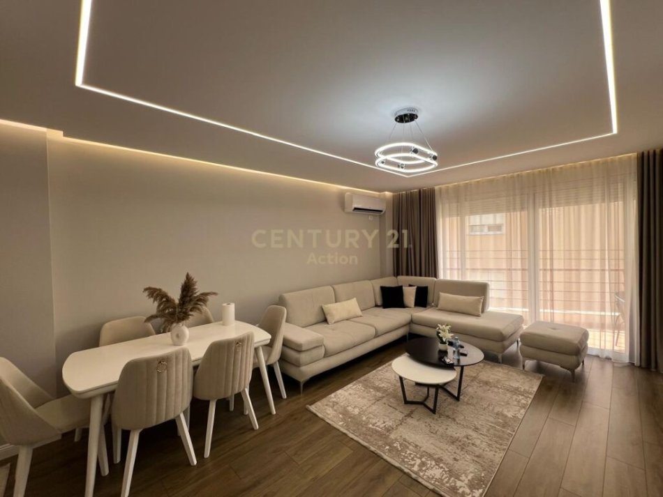Tirane, jap me qera apartament 2+1 , 118 m² 700 € (Kodra e Diellit)