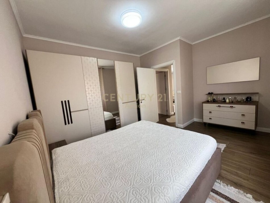 Tirane, jap me qera apartament 2+1 , 118 m² 700 € (Kodra e Diellit)