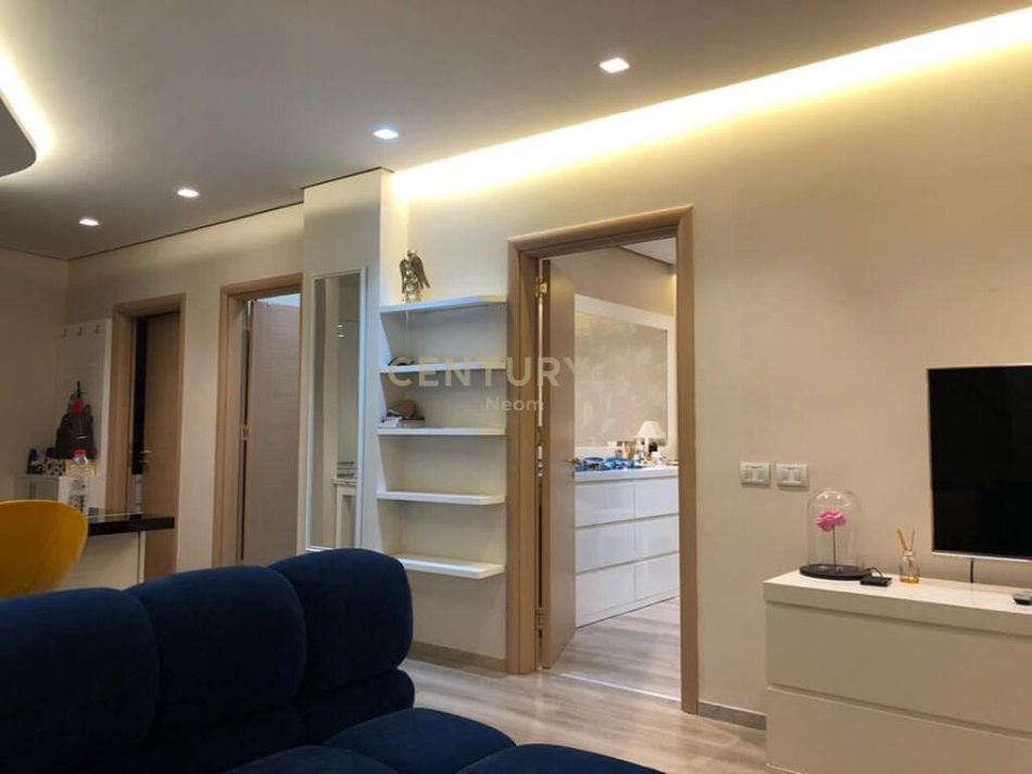 Tirane, shitet apartament 2+1 Kati 2, 76 m² 175.000 € (rruga peti)