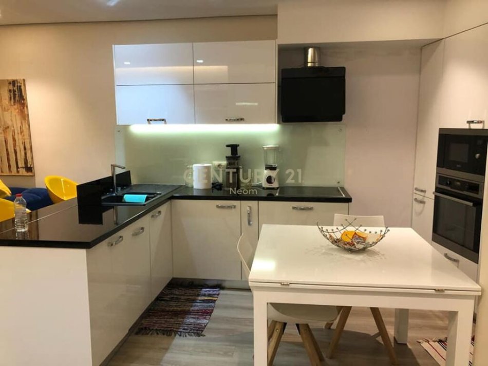 Tirane, shitet apartament 2+1 Kati 2, 76 m² 175.000 € (rruga peti)