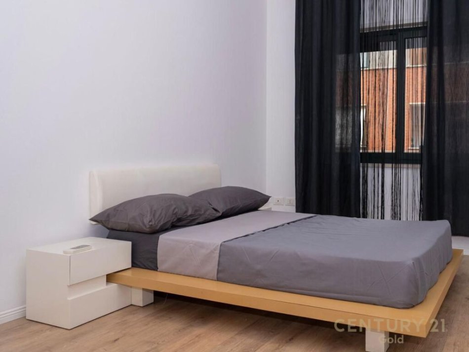 Tirane, shitet apartament 3+1 Kati 7, 144 m² 355.000 € (rruga e barrikadave)
