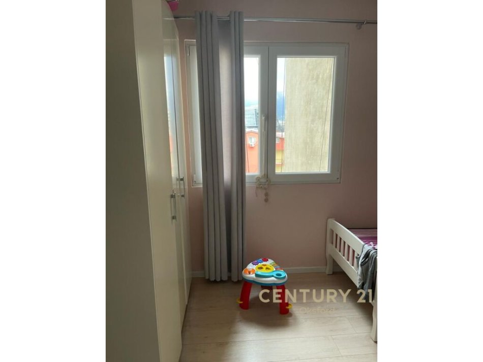 Tirane, shitet apartament 2+1 Kati 5, 73 m² 175.000 € (rruga e kavajes)