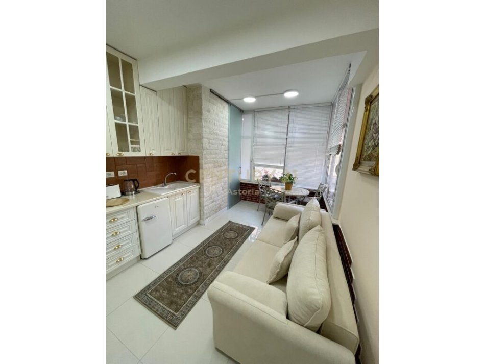 Tirane, shes apartament 3+1+4 , 193 m² 510.000 € (Ish Blloku)
