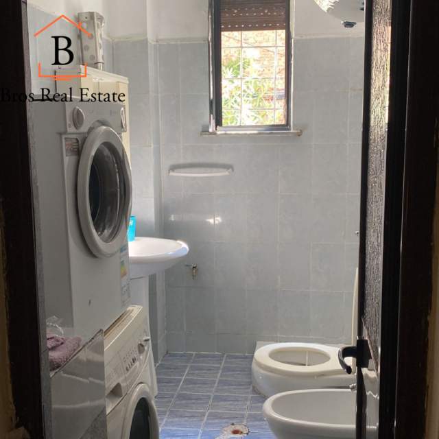 Tirane, jepet me qera apartament Kati 1, 87 m²