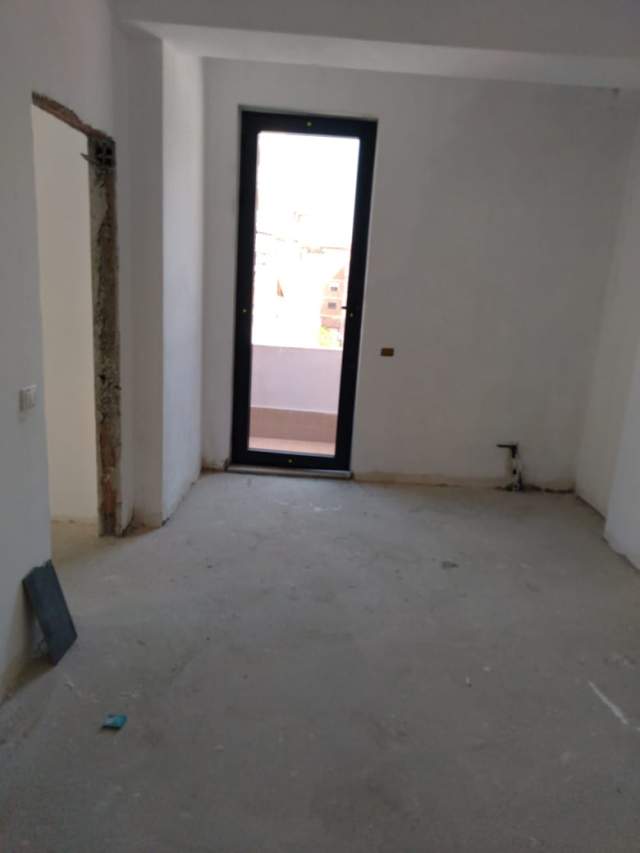 Tirane, shes apartament 3+1+BLK Kati 5, 122 m² 183.000 Euro (RRUGA E BARRIKADAVE)
