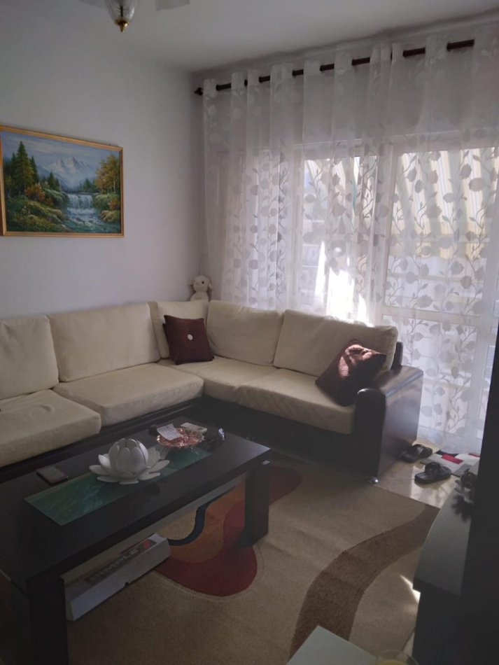 Tirane, shitet apartament 1+1 Kati 4, 60 m² 82.000 € (Ish Fusha e Aviacionit)