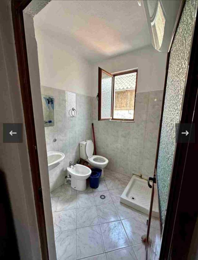 Tirane, jepet me qera apartament 1+1+BLK Kati 4, 65 m² 400 Euro (rruga 5 Maj)
