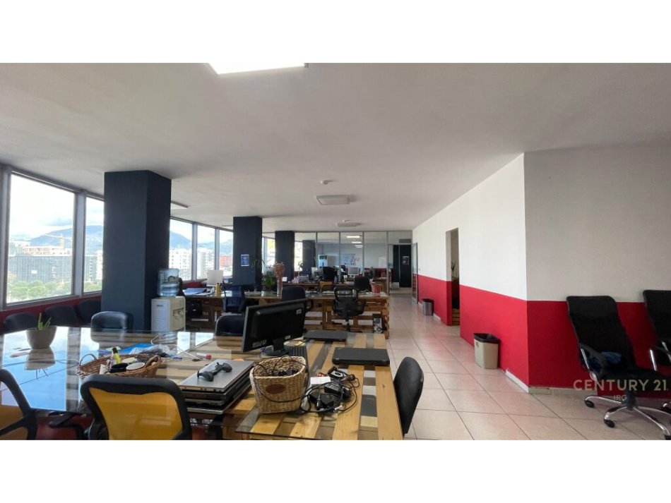 Tirane, jepet me qera ambjent biznesi Kati 6, 371 m² 2.500 € (Ish Stacioni i Trenit)