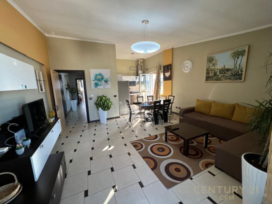 Tirane, jepet me qera apartament 2+1 Kati 7, 98 m² 900 € (kodra e diellit)
