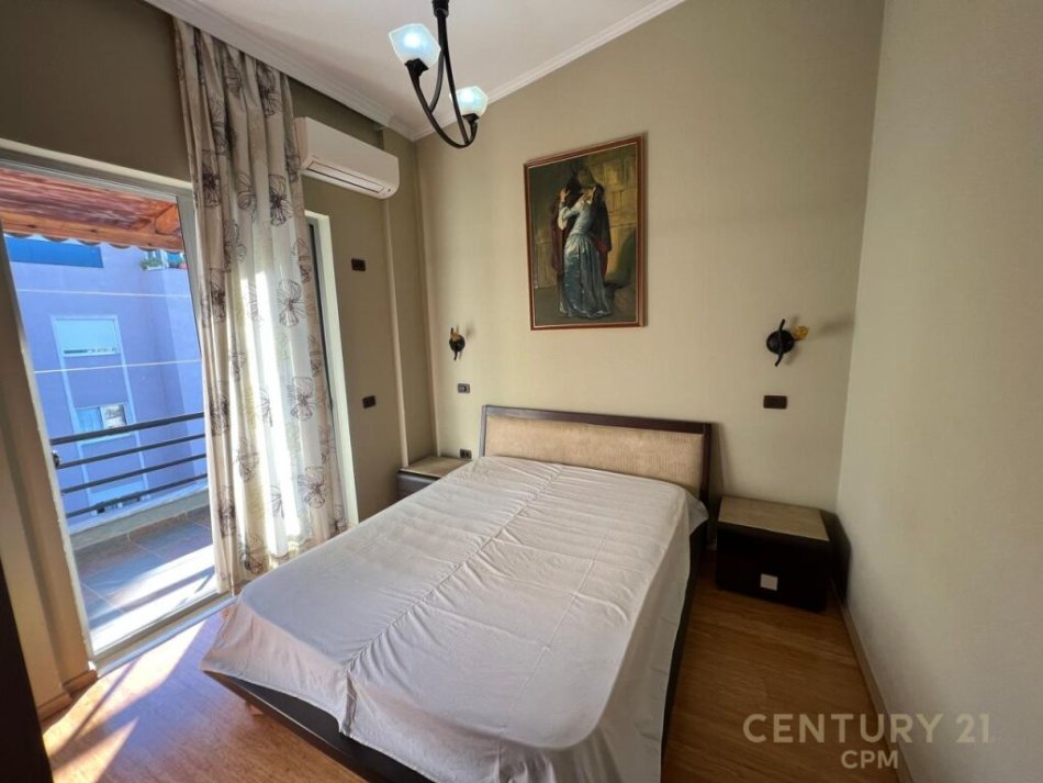 Tirane, jap me qera apartament 2+1+POST PARKIMI , 98 m² 900 € (Kodra e Diellit)