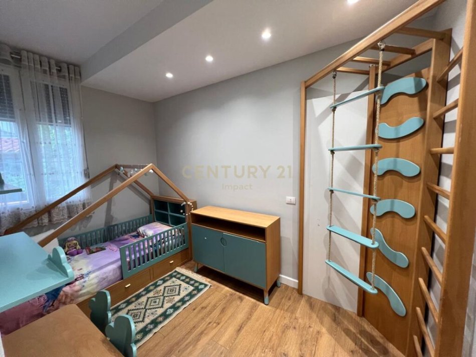 Tirane, shes apartament 3+1 , 108 m² 215.000 € (Liqeni i Thatë)