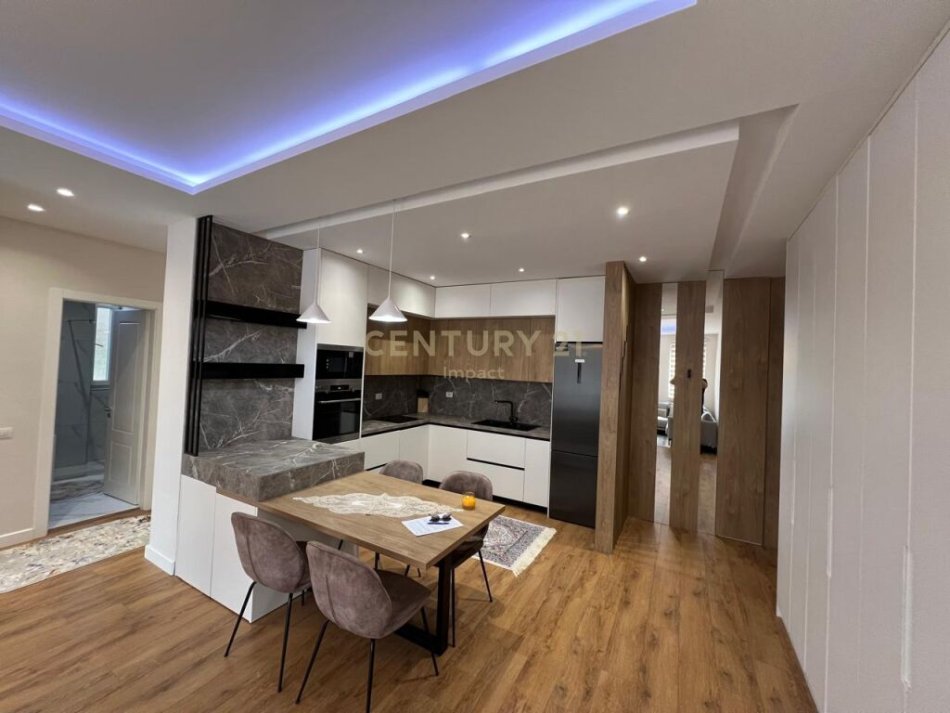Tirane, shes apartament 3+1+Aneks+Ballkon Kati 1, 108 m² 215.000 € (LIQENI I THATE)