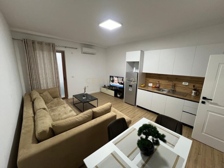 Tirane, shes apartament 1+1+Ballkon , 83 m² 133.000 € (Selitë)