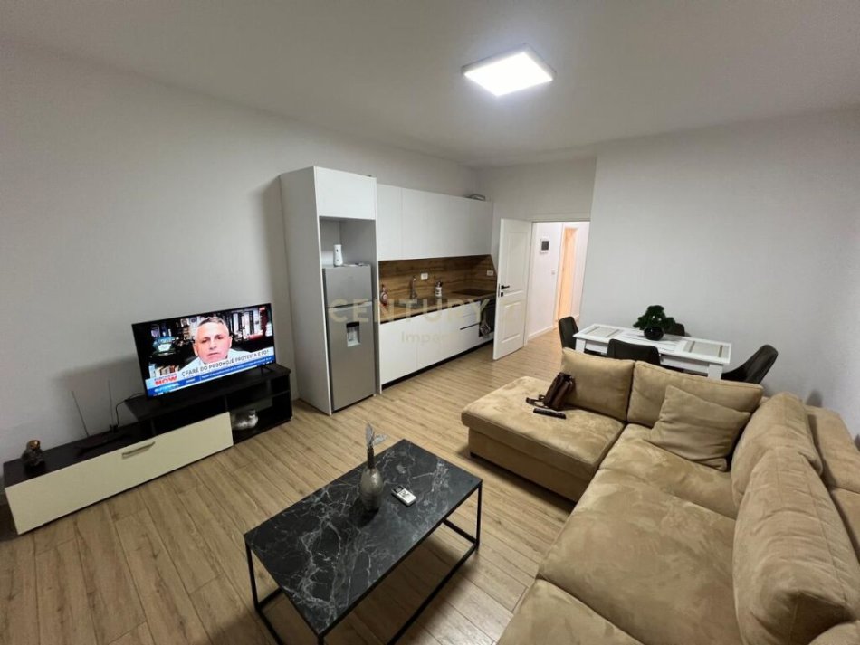 Tirane, shes apartament 1+1+Ballkon , 83 m² 133.000 € (Selitë)