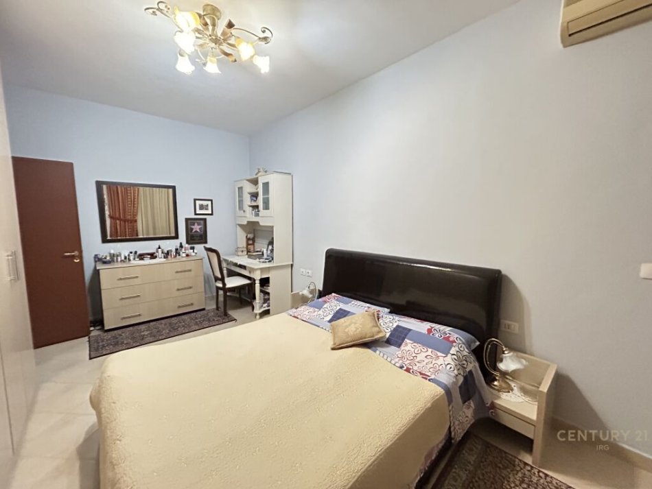 Tirane, shitet apartament 1+1 Kati 2, 82 m² 145.000 € (liqen i thate)
