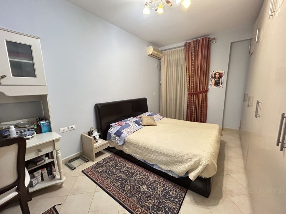 Tirane, shes apartament 1+1+Ballkon , 82 m² 145.000 € (Liqeni i Thatë)